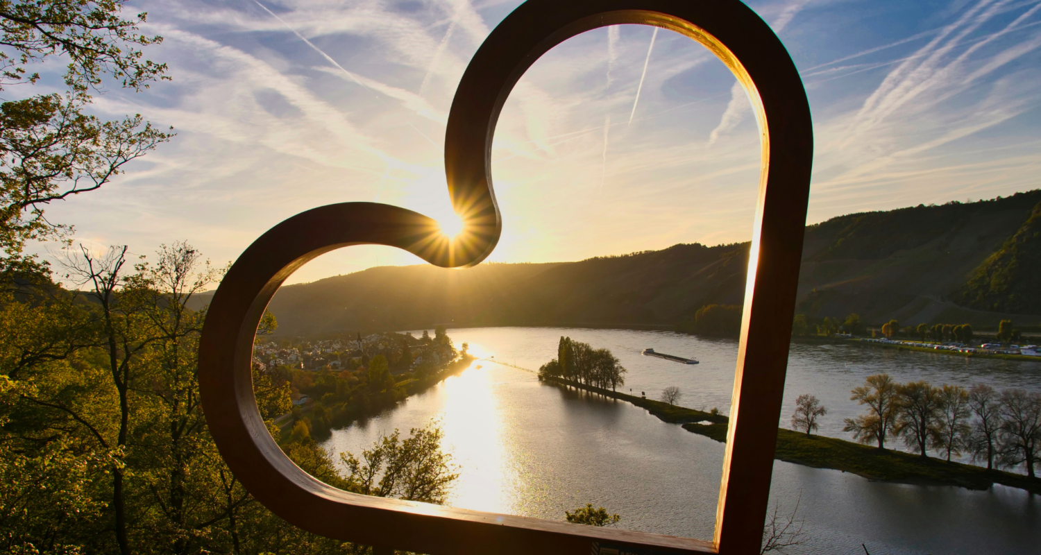 Osterspaier Langhalsweg am Romantischen Rhein Osterspaier Langhalsweg am Romantischen Rhein