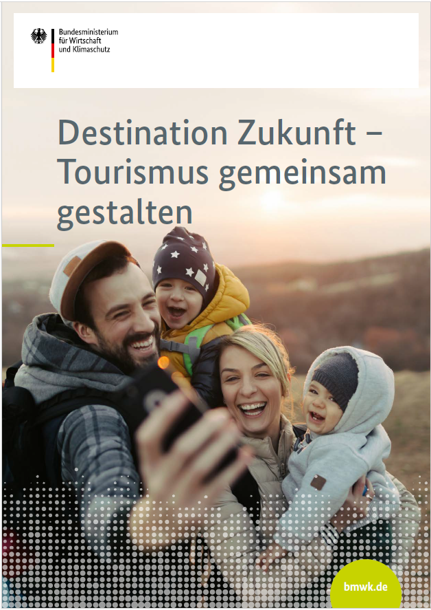 Titel Nationale Tourismusstrategie Titelbild der nationalen Tourismusstrategie 2024 mit dem Titel Destination Zukunft - Tourismus gemeinsam gestalten