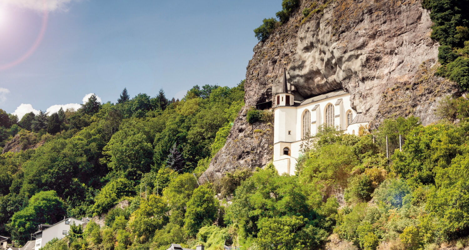 Nahe_Blick-auf-die-Felsenkirche-in-Idar-Oberstei_-Naheland-Touristik-GmbH_Dubois_1617484896_RPT-Gold Nahe_Blick-auf-die-Felsenkirche-in-Idar-Oberstei_-Naheland-Touristik-GmbH_Dubois_1617484896_RPT-Gold