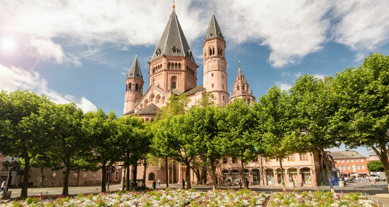 Rheinhessen_Blick-auf-den-Dom-St.-Martin-in-Mainz_Ketz_RPT Gold Rheinhessen_Blick-auf-den-Dom-St.-Martin-in-Mainz_Ketz_RPT Gold